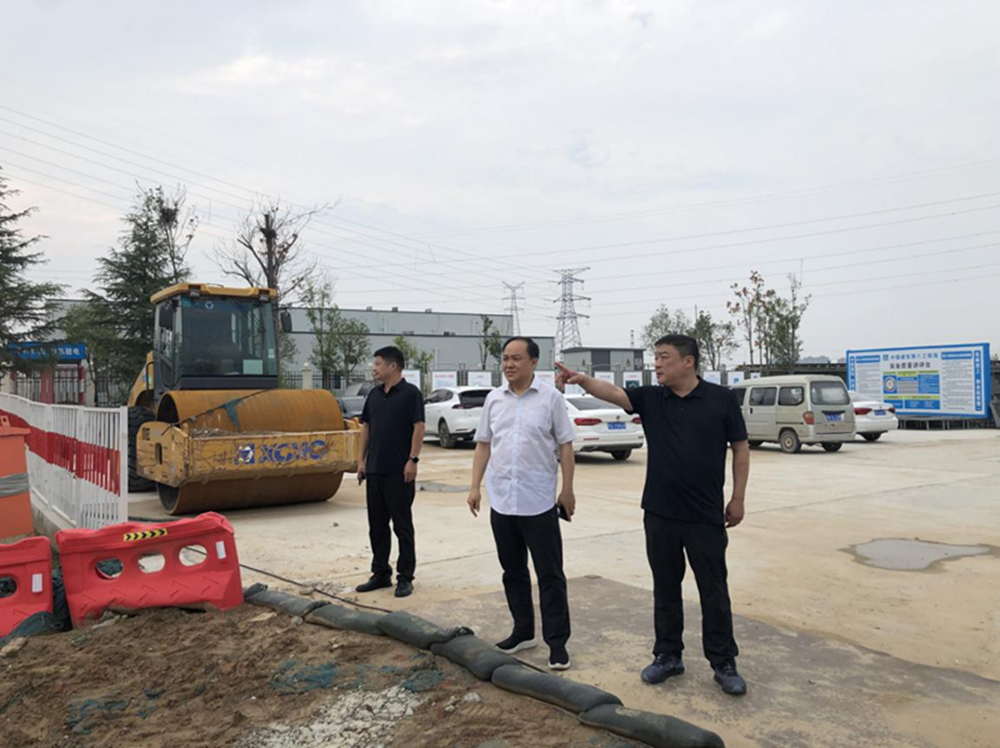 华体会体育-华体会(中国)
党委委员、副总经理张岩到侯寨新镇区安置区调研项目建设工作